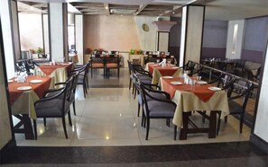 Dining - Hotel Sonia, Rudrapur (Kichha)
