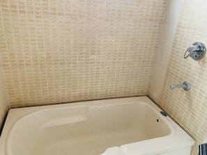 Bathroom - Hotel Sonia, Rudrapur (Kichha)