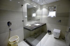 Bathroom - Hotel Sonia, Rudrapur (Kichha)