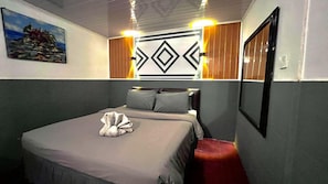 Room - Penginapan Guntary Penggilingan (Jakarta)