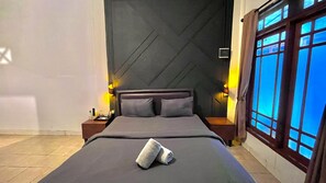 Room - Penginapan Guntary Penggilingan (Jakarta)