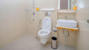 Bathroom - Bloom Hotel Brookefield (Bengaluru)