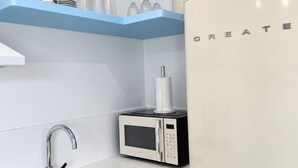 Private kitchen - Casa Luzia — A Cozy Retreat Near the Ria Formosa (Santa Luzia)