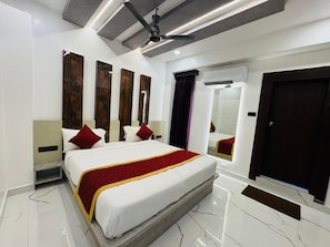 Ảnh chưa phân loại, 5 trong số 38 ảnh, nút