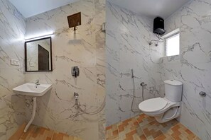 Kahden hengen deluxe-huone | Kylpyhuone | Suihku, ilmaiset hygieniatuotteet, hiustenkuivaaja, pyyhkeet
