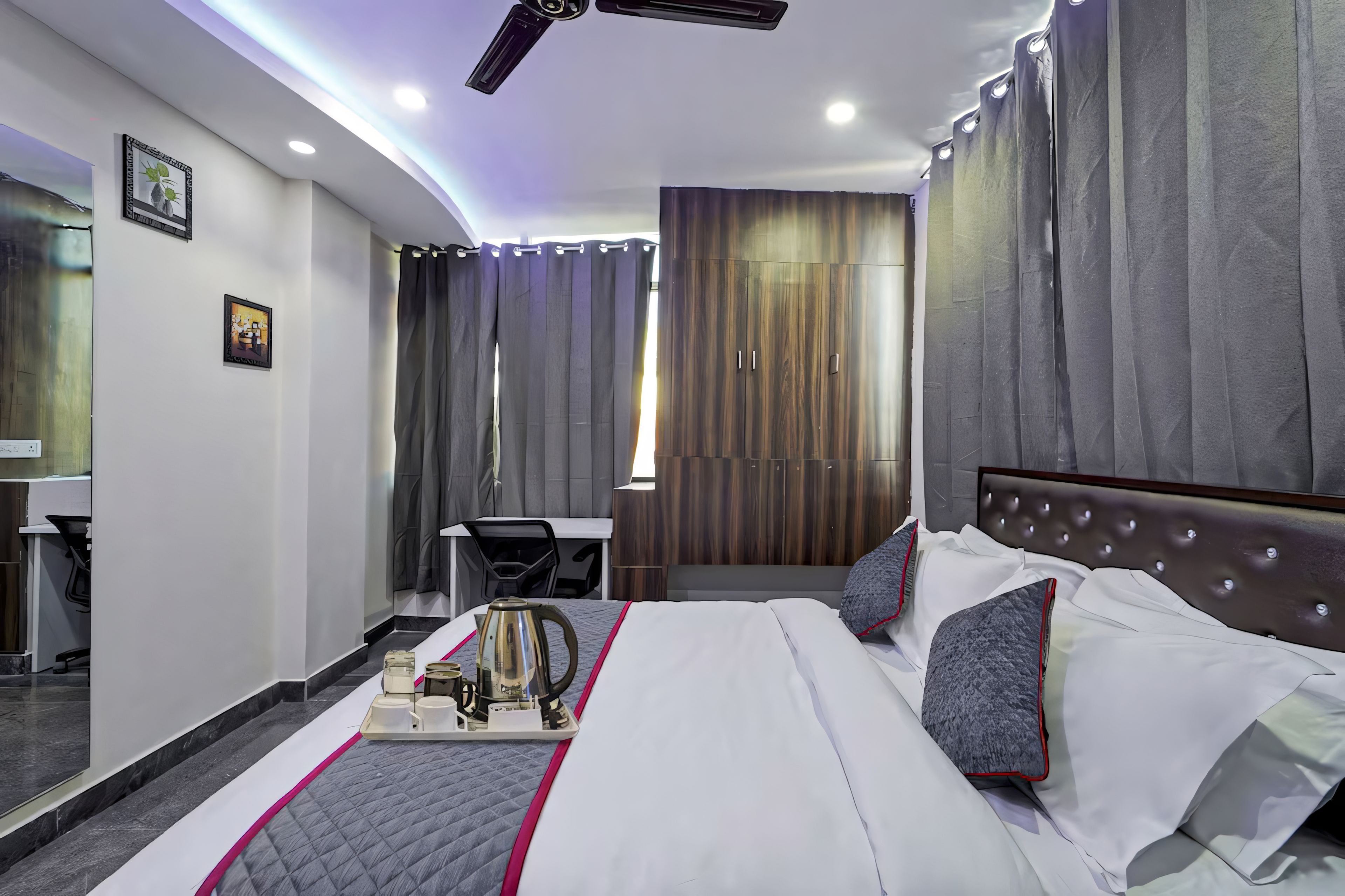 Habitación Deluxe doble | Escritorio, espacio para trabajar con un portátil, cortinas opacas