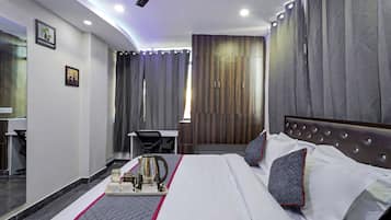 Deluxe Double Room | Desk, laptop workspace, blackout curtains, soundproofing