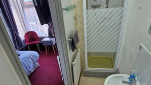 Bathroom - Happy Days Guesthouse (Bridlington)