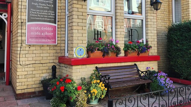 Front of property - Happy Days Guesthouse (Bridlington)