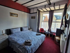 Double or Twin Room | Blackout curtains, iron/ironing board, free WiFi - Happy Days Guesthouse (Bridlington)
