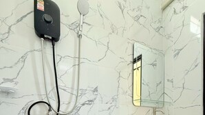 Dusj, såpe, sjampo og toalettpapir