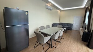 Hus – basic, terrasse, resort-utsikt | Spiseområde