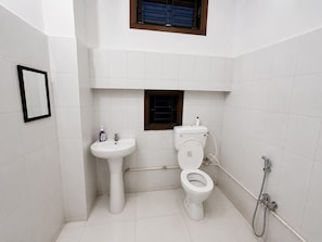 Bathroom - Wanderpals Guwahati (Guwahati)