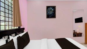 Classic Room | Free WiFi - Hotel O Lakdikapul Near Birla Mandir (Hyderabad)