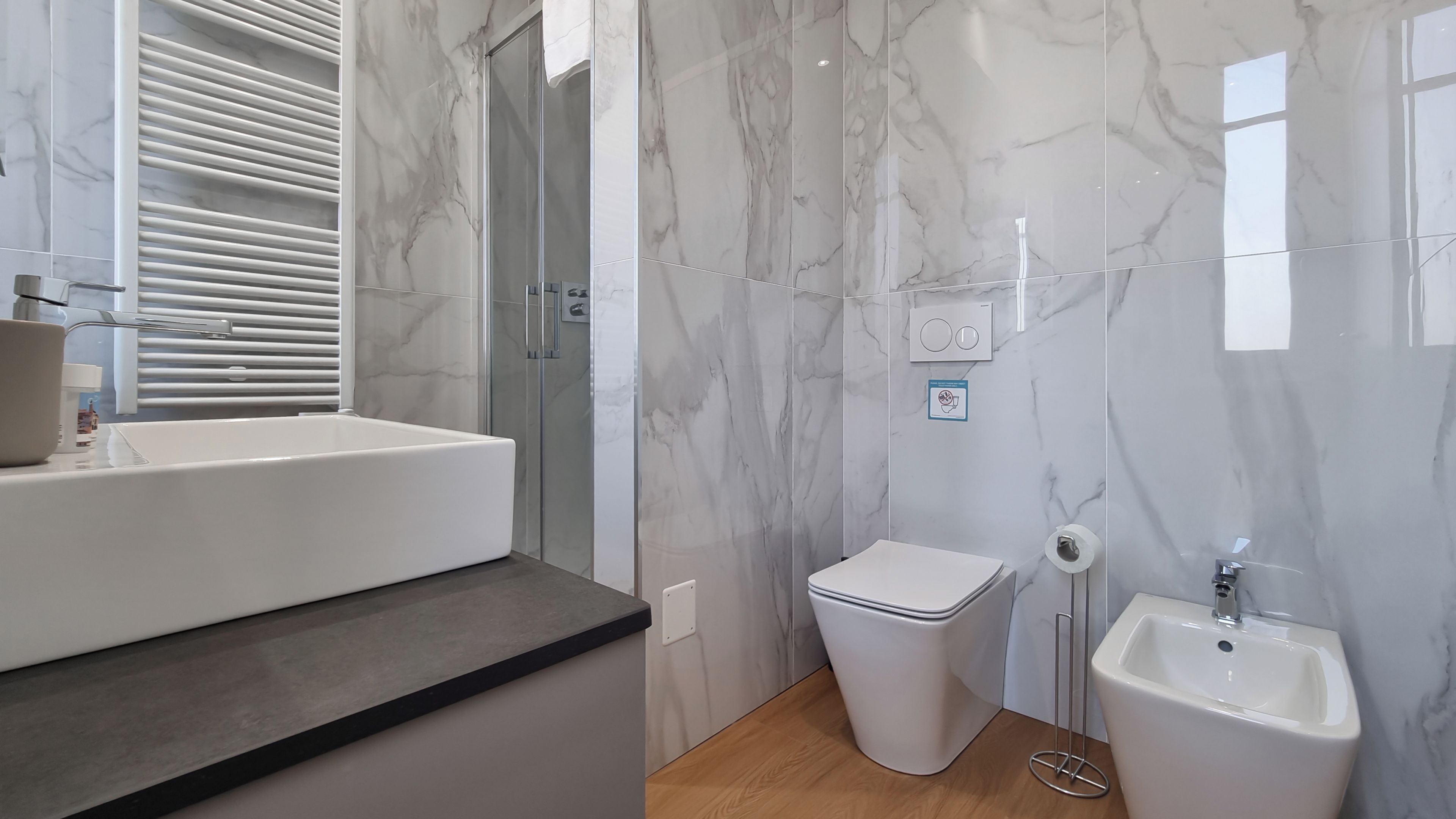 Apartment (2 Bedrooms) | Bathroom | Shower, bidet