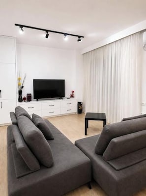 Living area - Lovely studio apartment in the center of Saranda (Saranda)