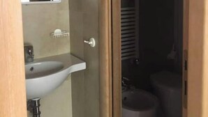 Bathroom - Charming Two-Room Apartment in the Heart of Cogne with Parking Space (Cogne)