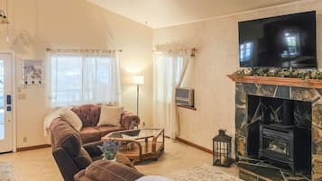 TV, fireplace