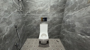 Deluxe Room | Bathroom - Hotel Mantra Inn Residency Kalyan (Kalyan)