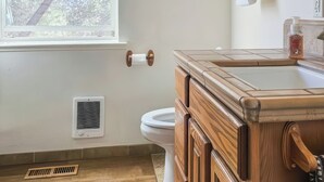 Cottage, terras, uitzicht op tuin | Badkamer