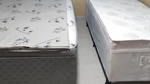 Room - Retreat with camping space and gourmet area. (Guarapari)