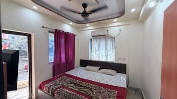 Deluxe Double Room | Free WiFi