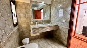 Bathroom - Vrbo Property (Candelaria)