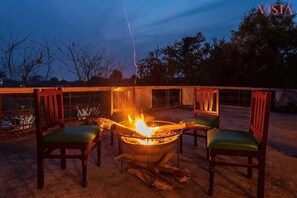 Deluxe Room | Property grounds - The Rangers Lodge (Nainital, Uttarakhand)