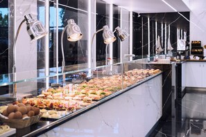 Desayuno buffet incluido todos los días 