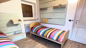 Room - Vrbo Property (Predazzo)