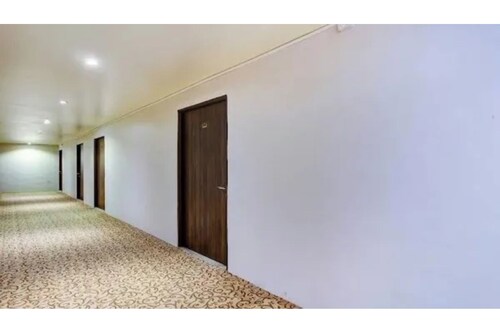 FabHotel Jaihind Inn