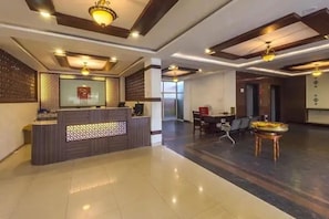 Quầy tiếp tân