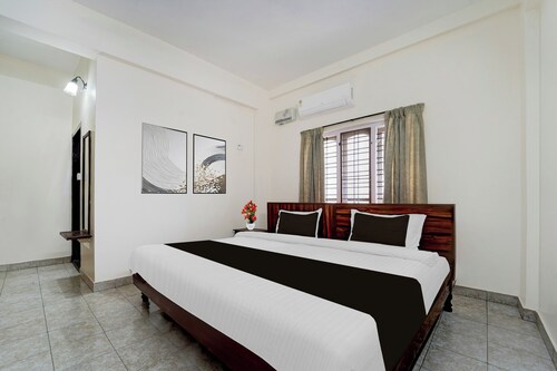 Hotel O Pathanamthitta Near Mahatma