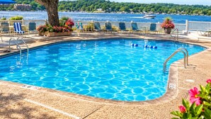 Pool - Sunset Shores Lakefront Views Pool and Lakeview (Lake Ozark)