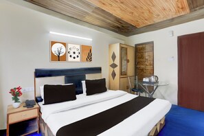 Classic Room | Free WiFi - Hotel O Simsa Near Kanyal Road (Manali)