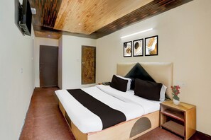 Classic Room | Free WiFi - Hotel O Simsa Near Kanyal Road (Manali)