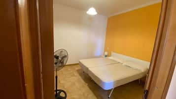 WiFi, bed sheets
