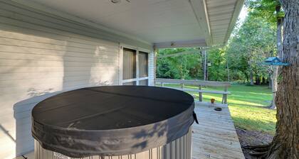 Fall Foliage & Hot Tub Nights: Shawnee Cabin