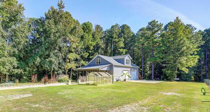 Fire Pit + Yard: Peaceful Nottoway County Apt
