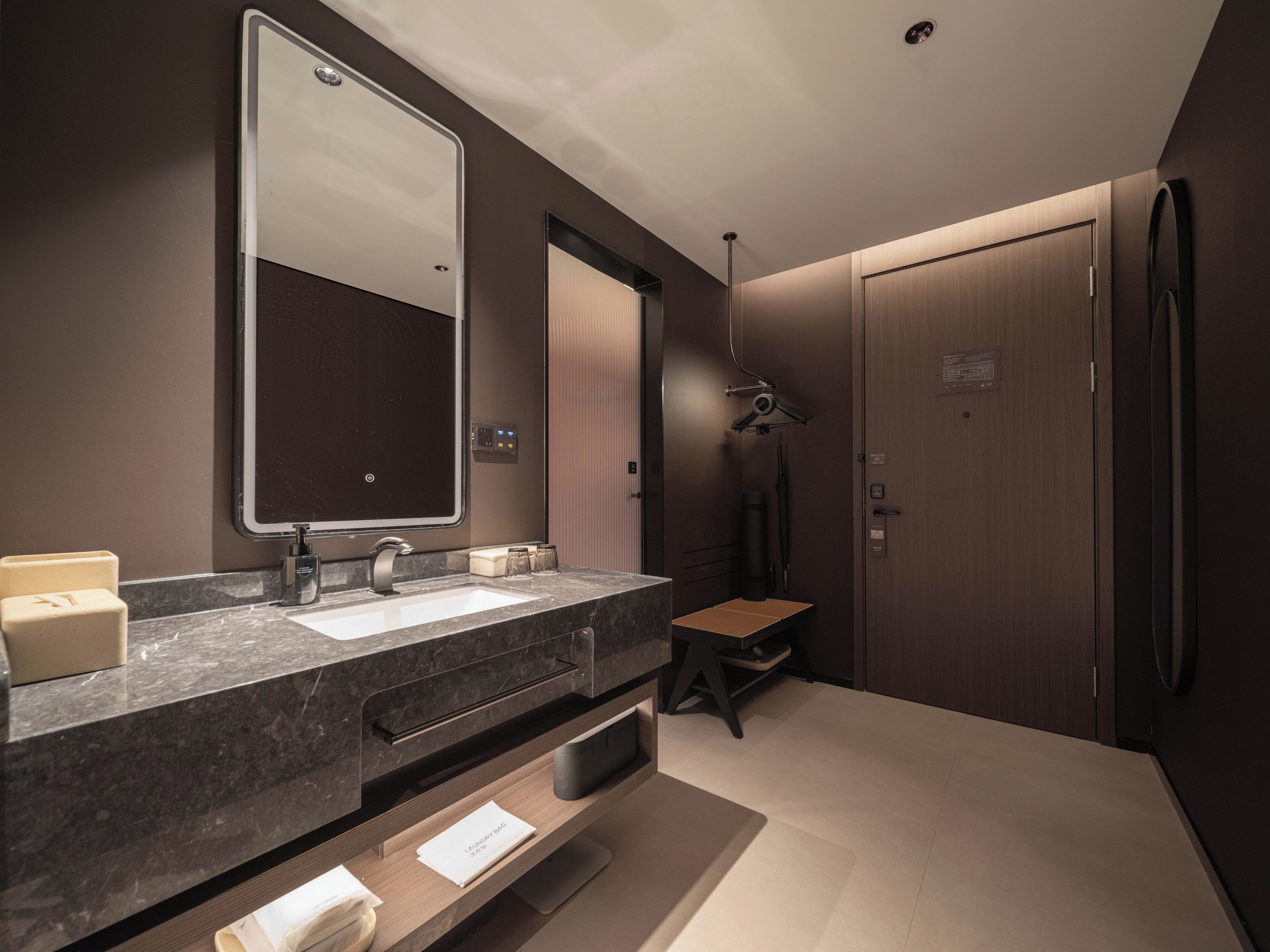 Basic Single Room, Non Smoking | Bathroom | Hair dryer, towels