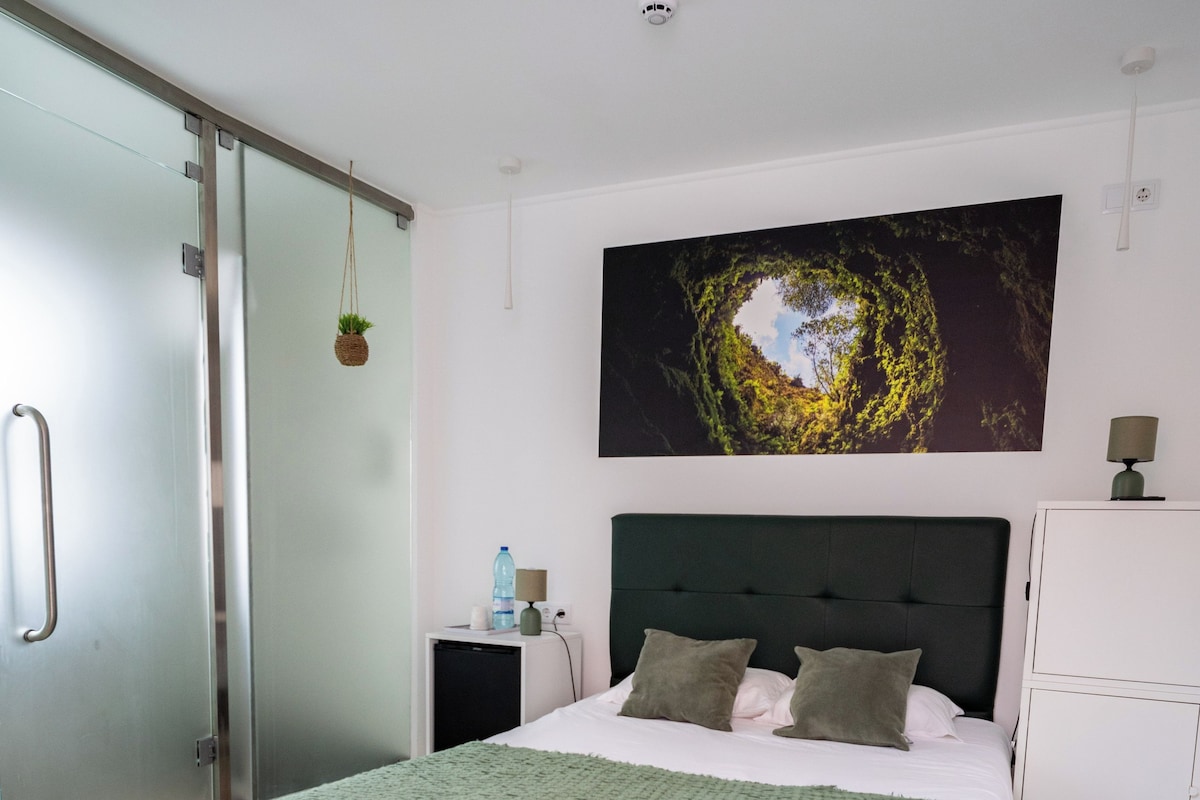Double Room, Balcony, Garden View | Free WiFi, bed sheets