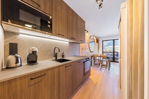 Private kitchen - “V21” by Versant Collection (Val Thorens)