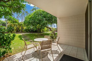 Outdoor dining - Napili Shores #d-128 1 Bedroom Condo (Lahaina)
