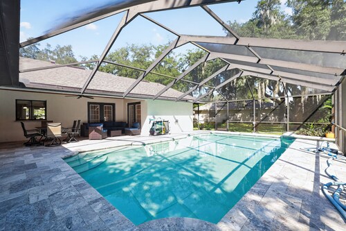 Lakeland 4br Vacation Home Sleeps 9 Pool 4 Bedroom Home