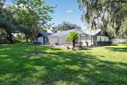 Lakeland 4br Vacation Home Sleeps 9 Pool 4 Bedroom Home