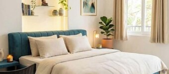 Private 1 BR Natural Peace & Balcony near Airport.
