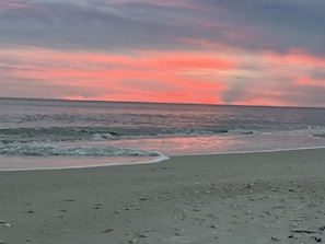 A beach with waves and a sunset sky. - THE "CRABBY HUNTER" IS A NEW HOME W/GULF VIEWS, PRIVATE POOL & OPTION TO RENT GO (Mexico Beach)