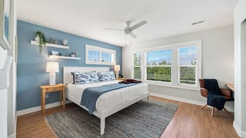 Desk, travel crib, WiFi (free), bed sheets