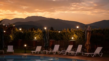 Seasonal outdoor pool