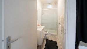 Apartemen Deluks | Kamar mandi